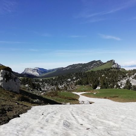 Le Charmant Somme - Vue Et Terrasse Privative Saint-Pierre-d'Entremont  Buitenkant foto